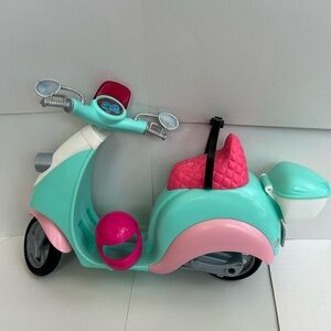 Mattel Barbie Doll Malibu Avenue Scooter/ Vespa Teal Pink White